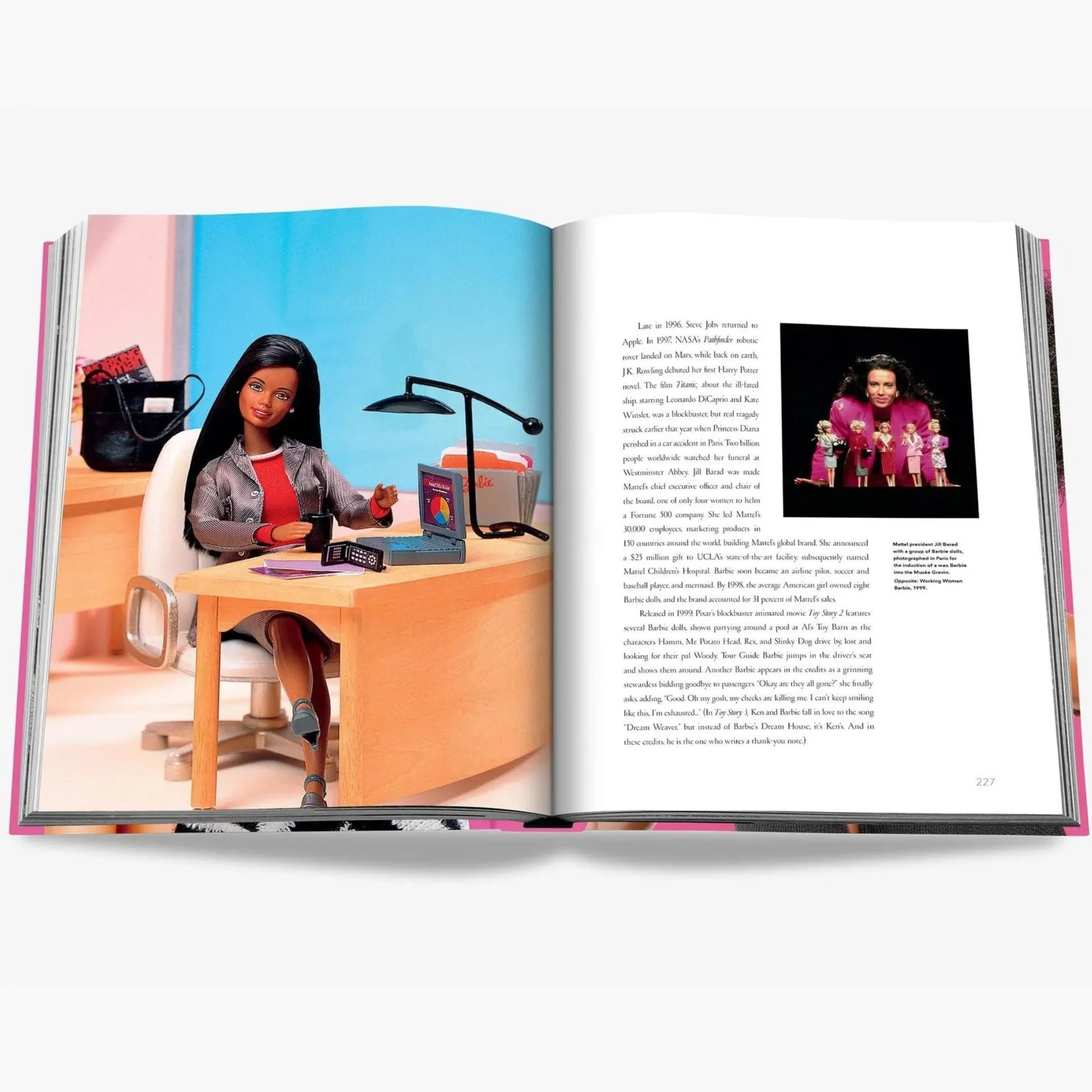 assouline_barbie_e_7-3.webp assouline /barbie e24 Outlet