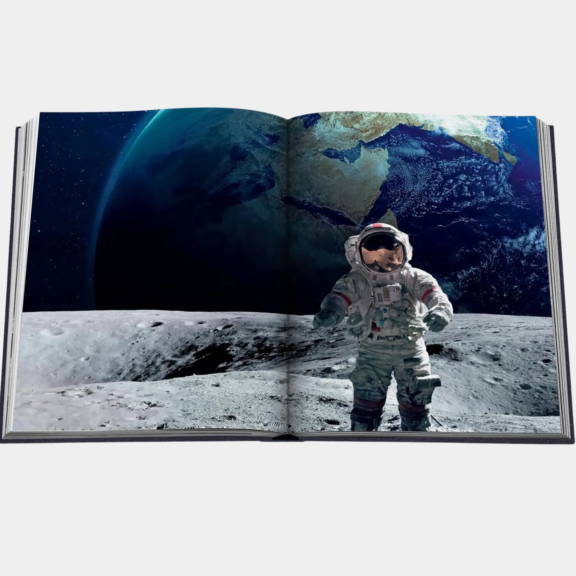 assouline_moon_paradise_10-3.webp assouline /moon paradise. noir Store