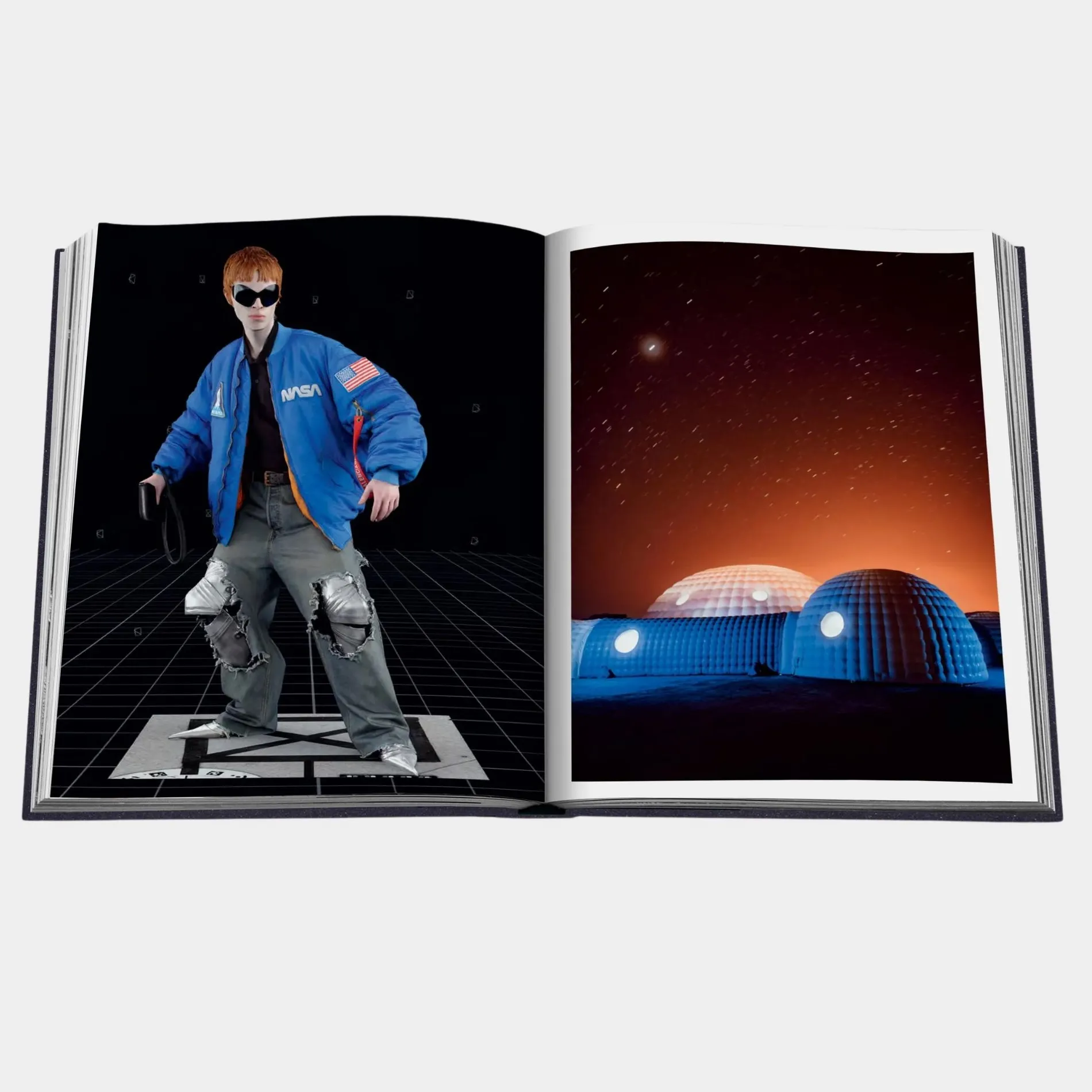 assouline_moon_paradise_9-3.webp assouline /moon paradise. noir Store