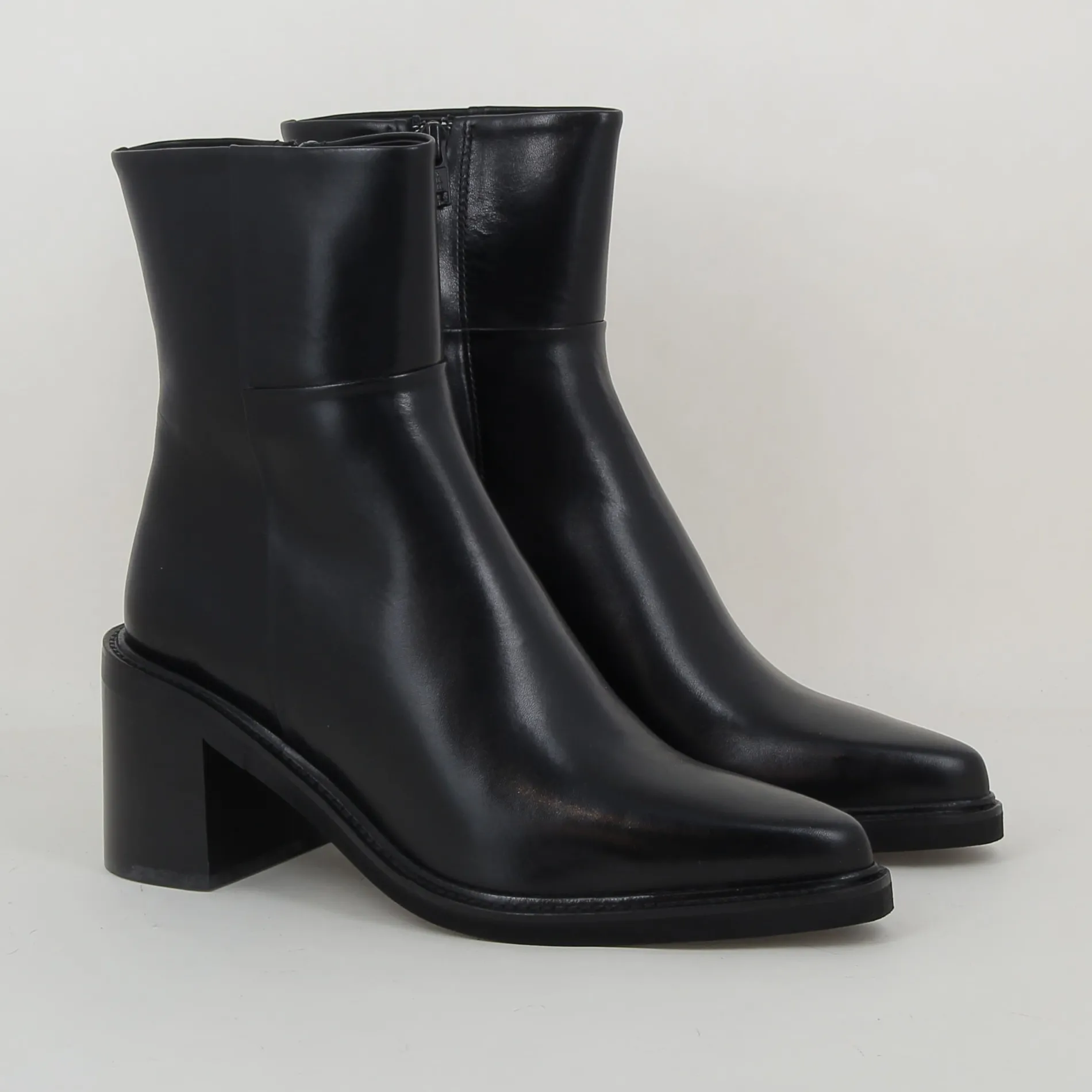 billi_bi__h_8-30.webp billi bi /7310 h25 noir Fashion