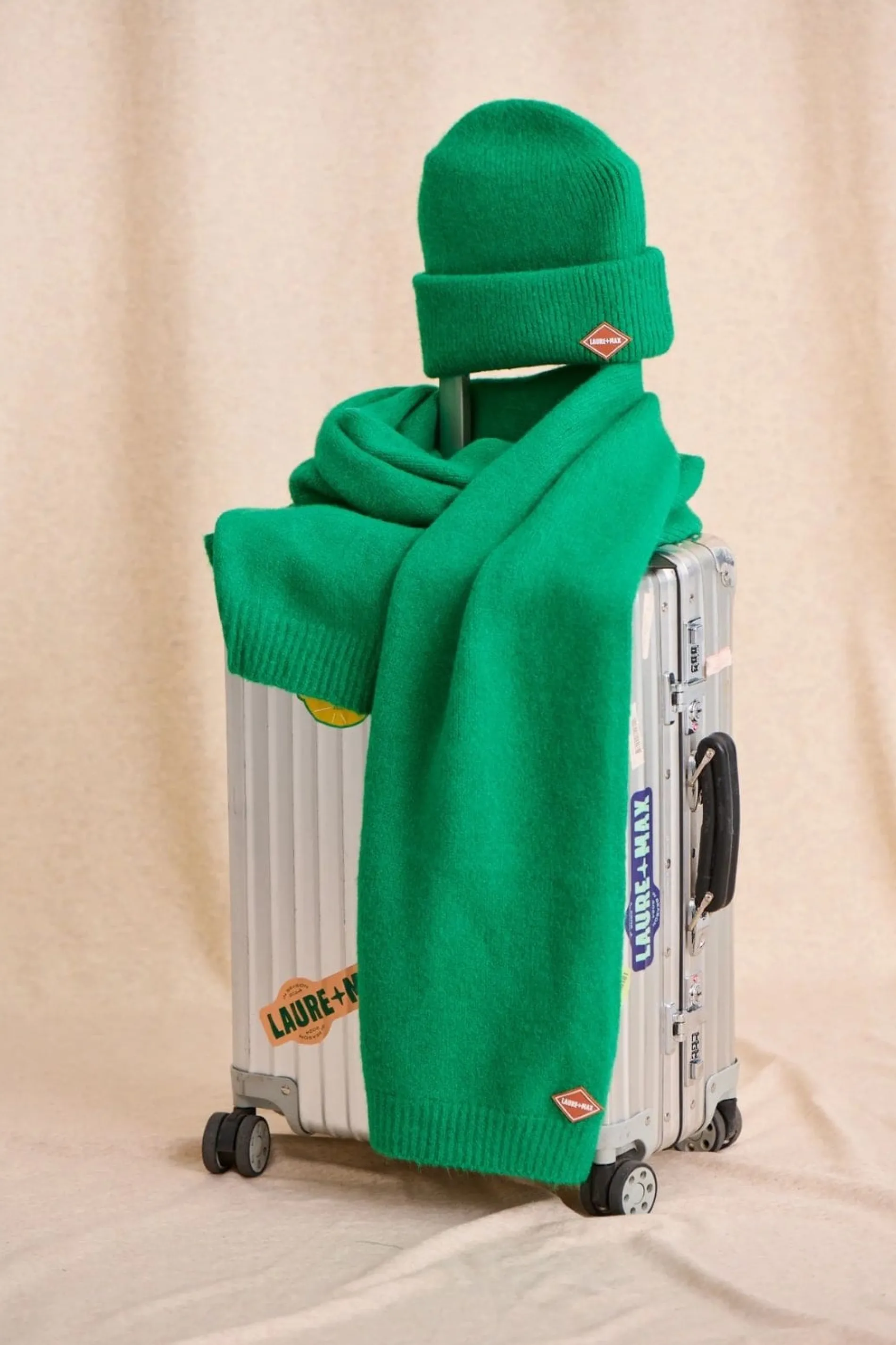 laureplusmax_bonnet_alessi_h_3-19.webp laureplusmax /bonnet alessi h25 vert Outlet