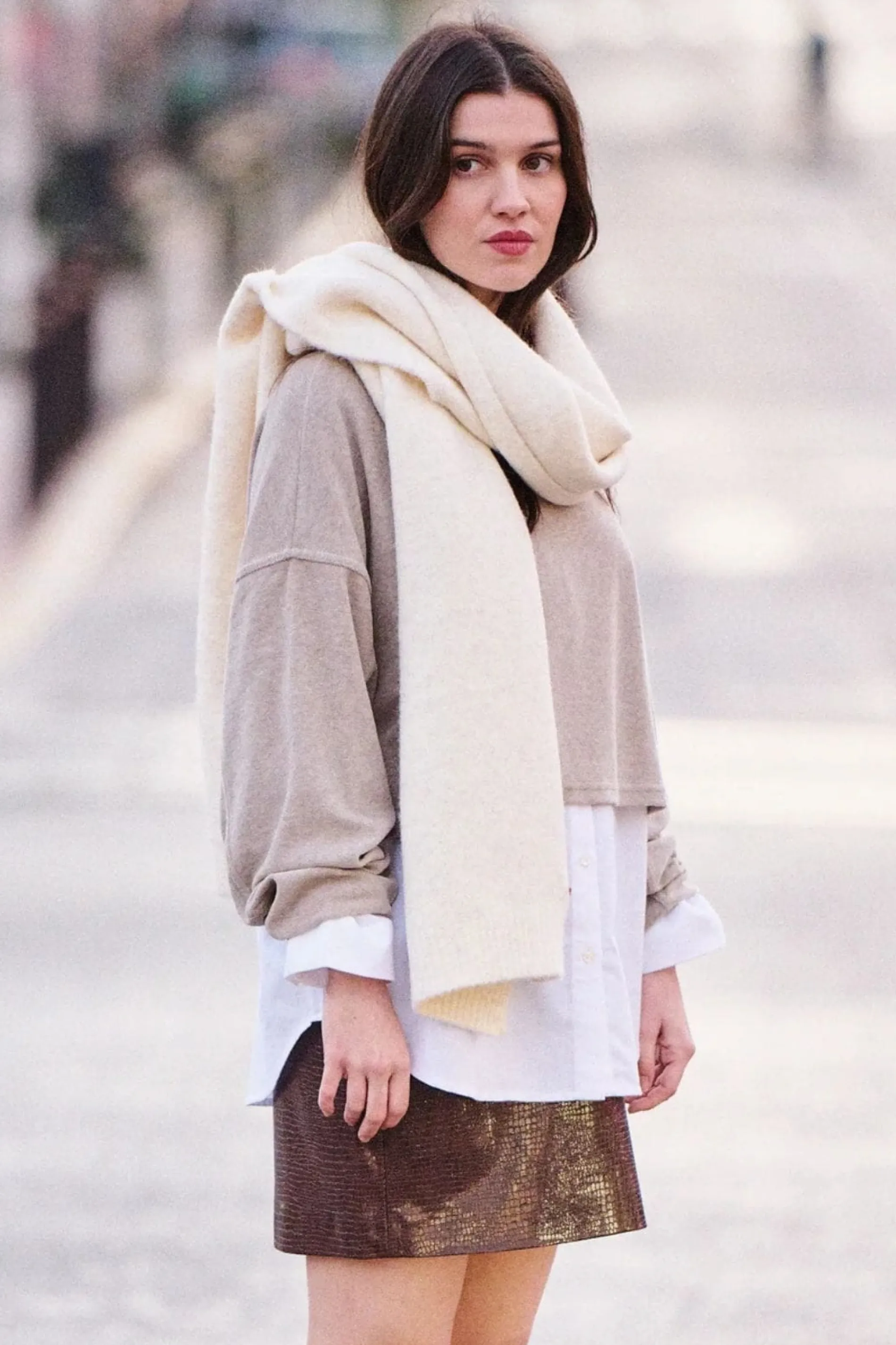 laureplusmax_echarpe_alysse_h_2-15.webp laureplusmax /echarpe alysse h25 ecru Online