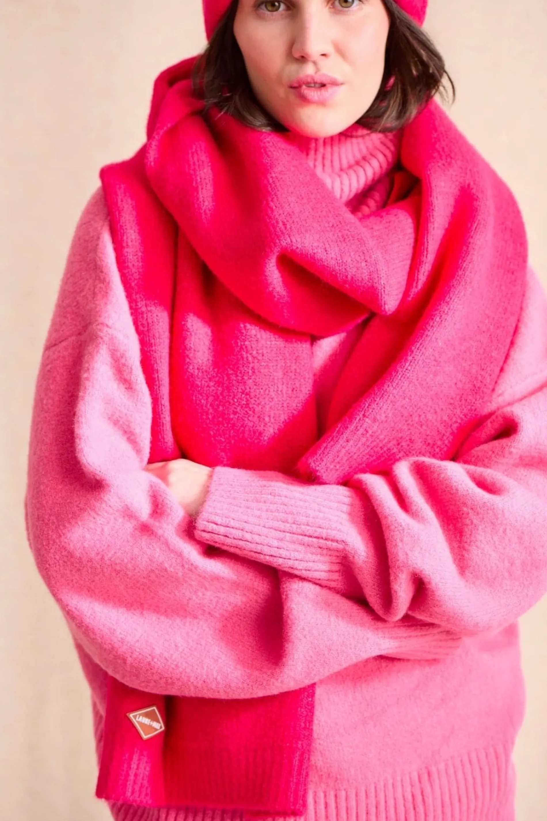 laureplusmax_echarpe_alysse_h_2-17.webp laureplusmax /echarpe alysse h25 fuschia Cheap