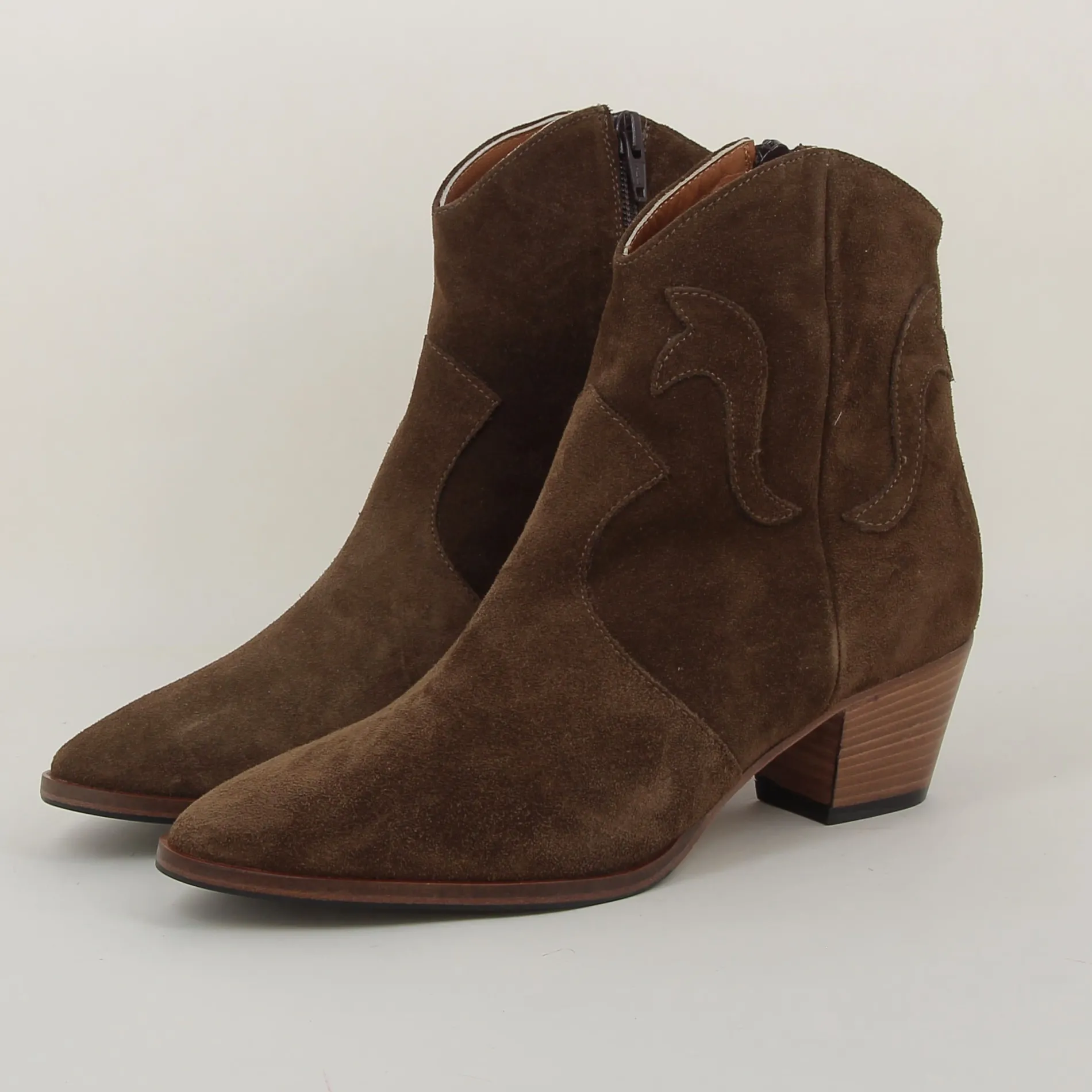 les_venues__h_2-22.webp les venues /9453 h25 camel Store