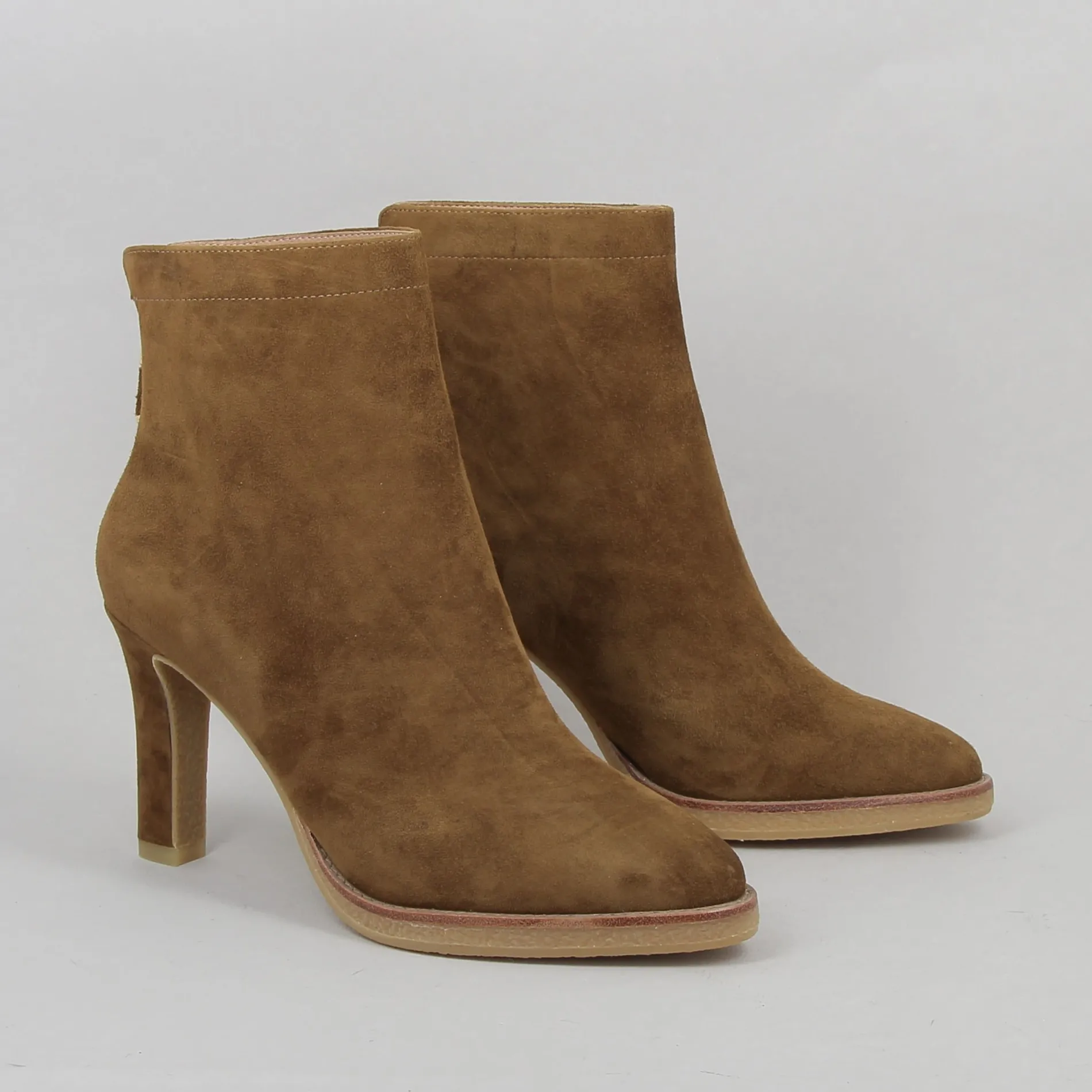 lola_cruz__h_6-21.webp Lola Cruz /354 h24 camel Best