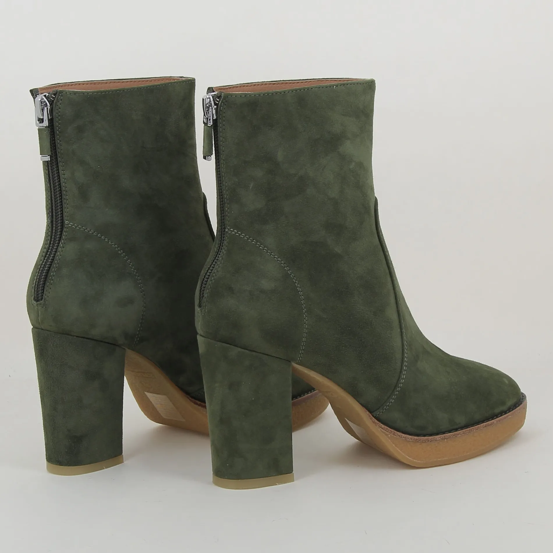 lola_cruz__h_8-17.webp Lola Cruz /356 h25 vert Cheap