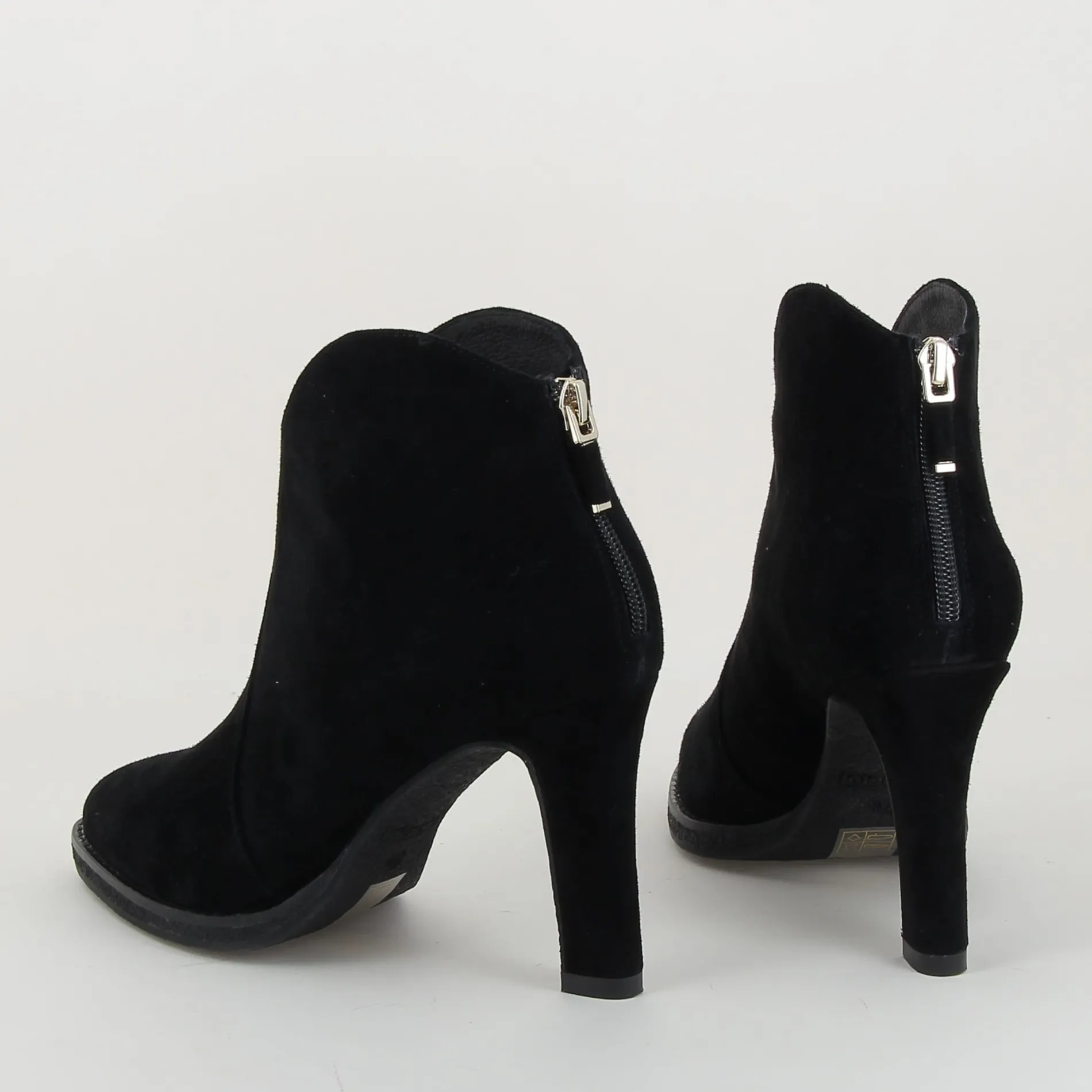 lola_cruz__h_8-19.webp Lola Cruz /357 h25 noir Clearance