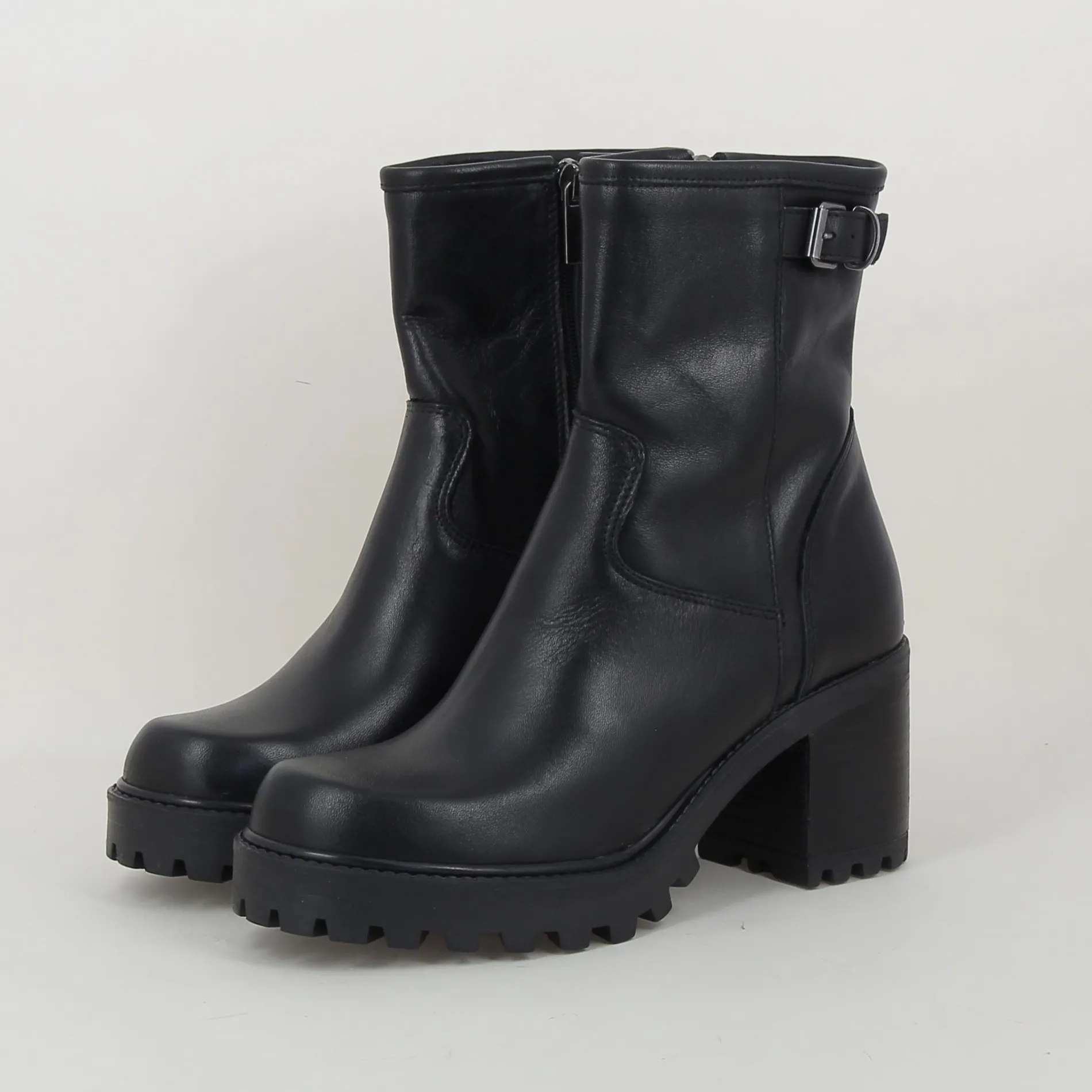 outremesure_cilda_h_2-3.webp outremesure /cilda h25 noir Clearance
