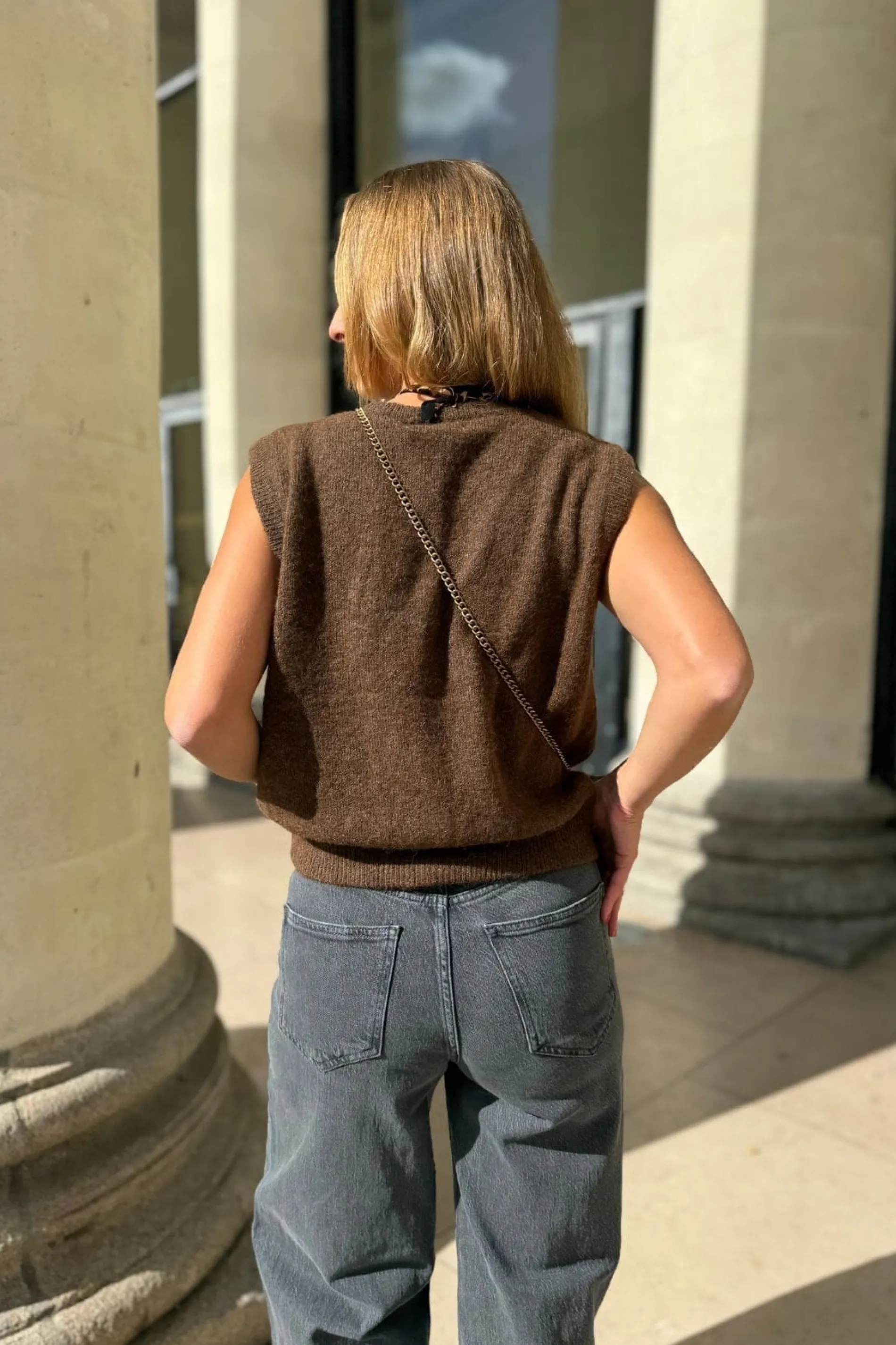 outremesure_gilet_octave_h_3.webp outremesure /gilet octave h25 marron Best Sale