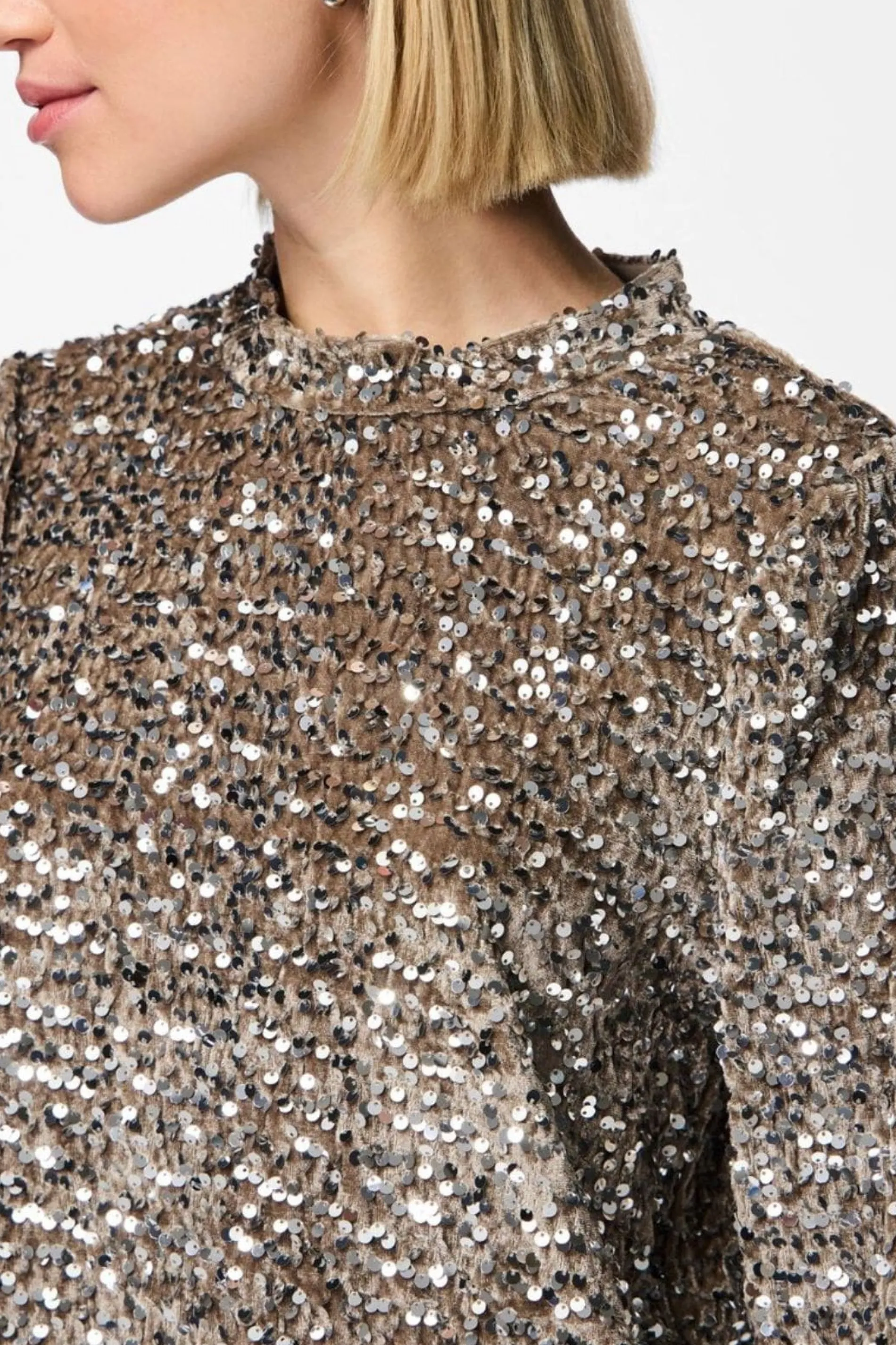pieces_top_pckam_h_3.webp pieces /top pckam h25 taupe Store