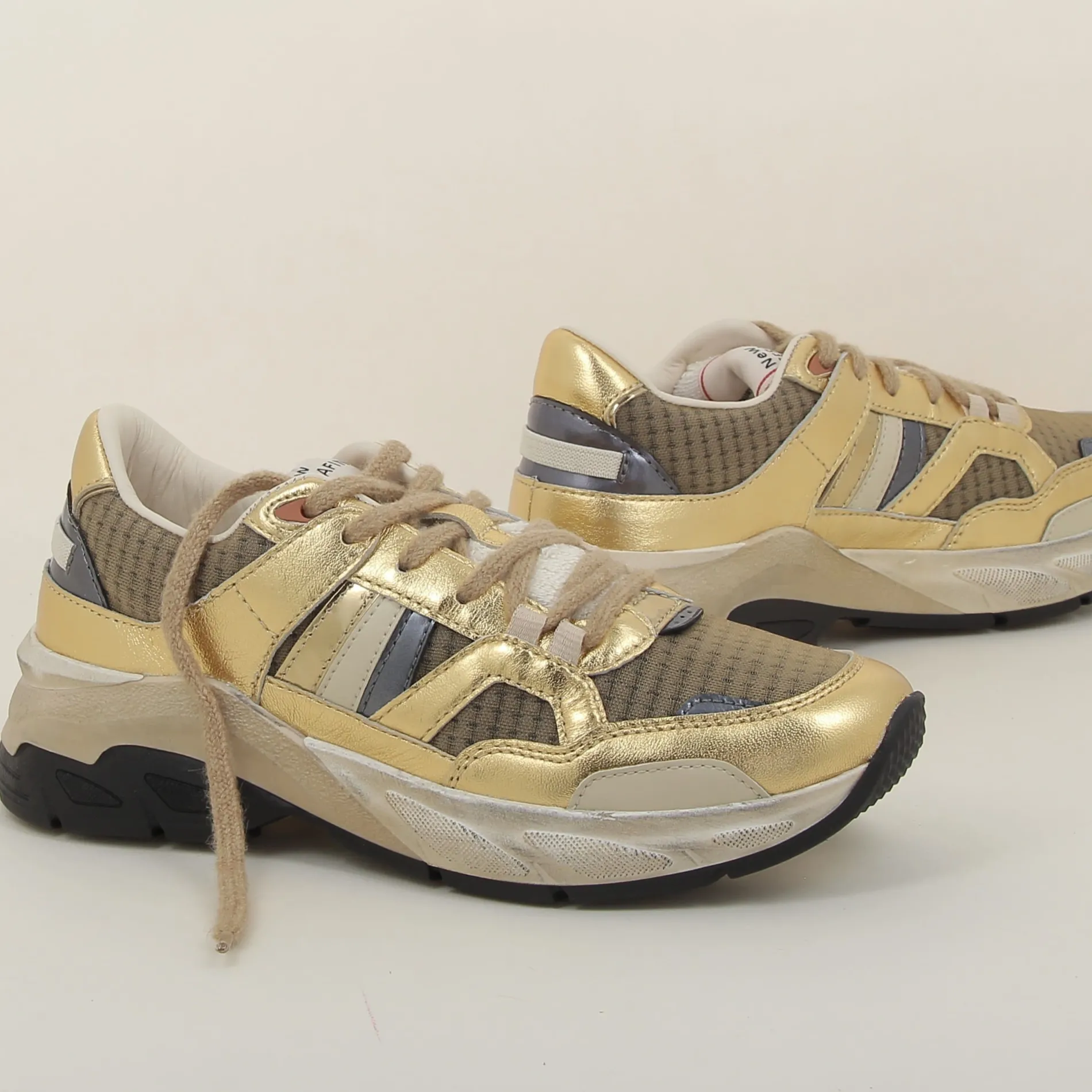 serafini_vib_h_7-7.webp Serafini /vib02 h25 doré Clearance
