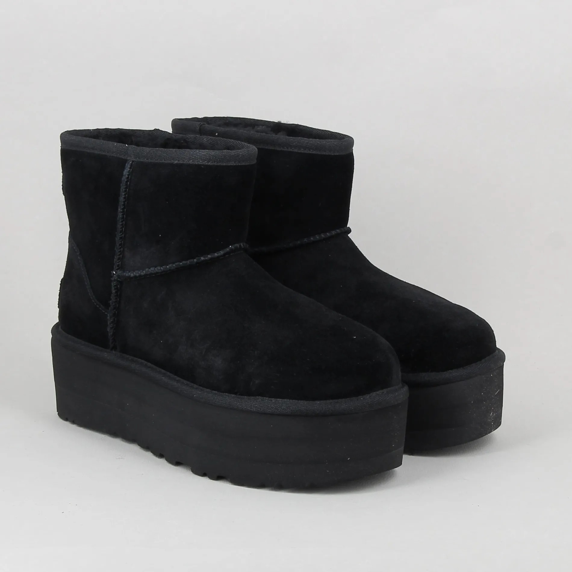 UGG /classic mini plath24 noir Online