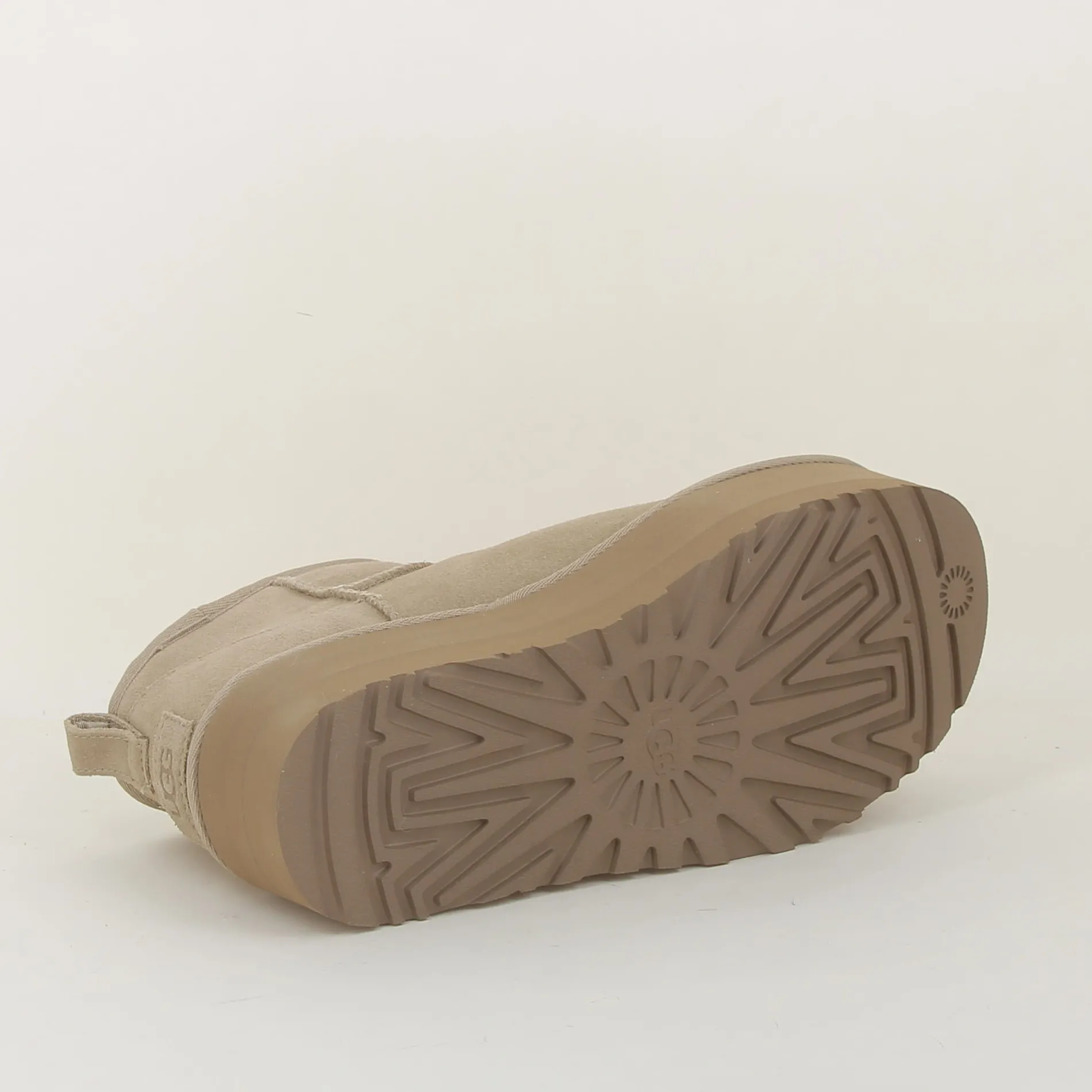 ugg_classicultramin_pl_e_6-3.webp UGG /classicultramin pl e beige Best Sale