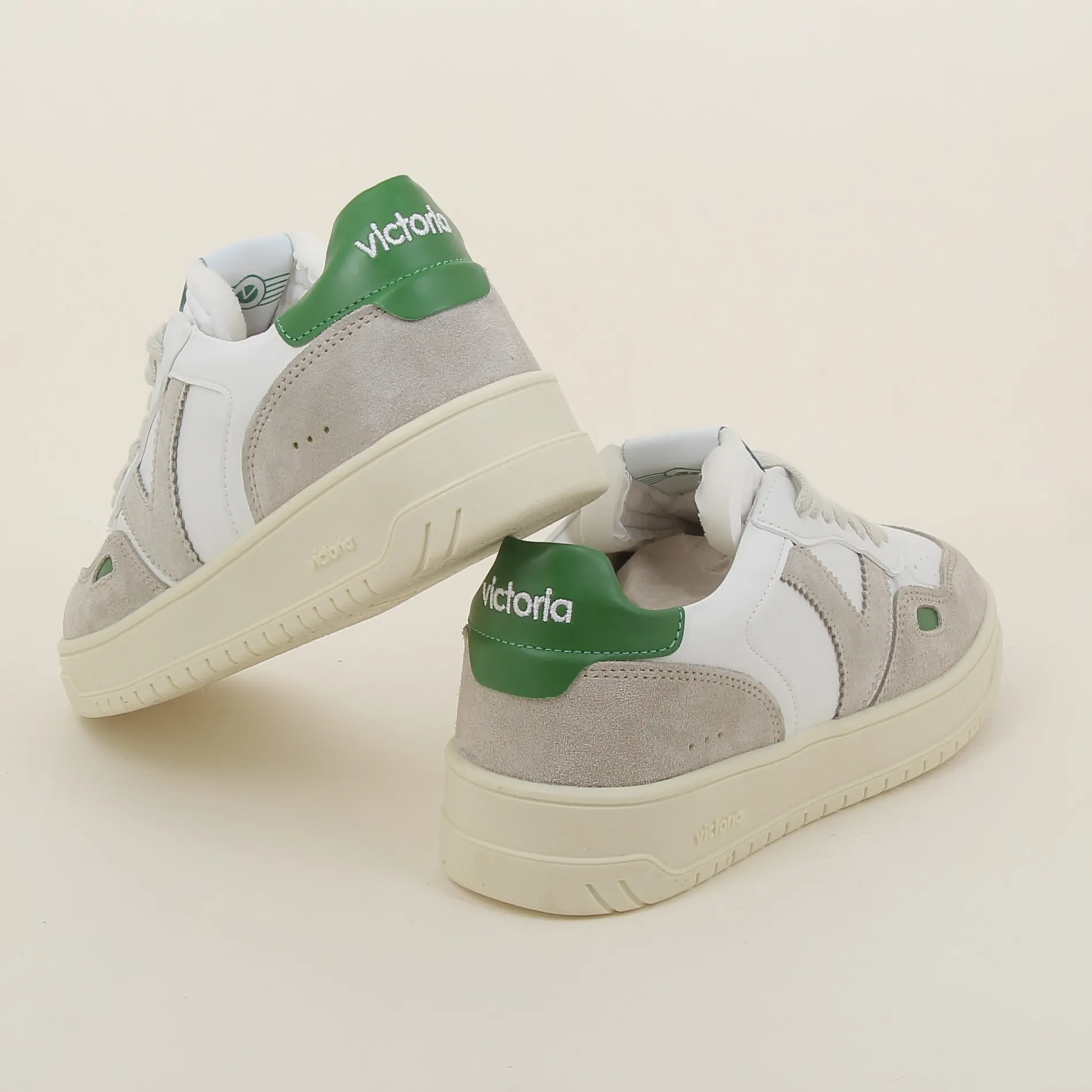 victoria__e_5-3.webp Victoria /1257104 e24 vert Sale