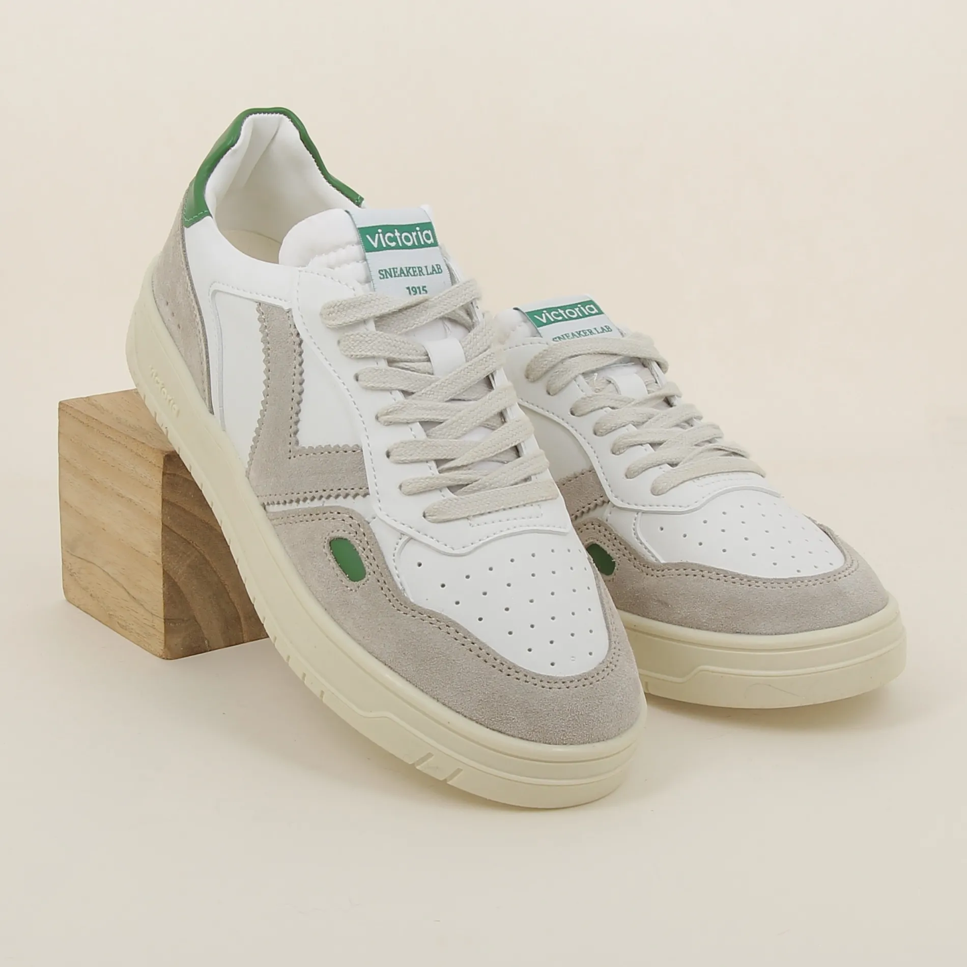 victoria__e_7-3.webp Victoria /1257104 e24 vert Sale