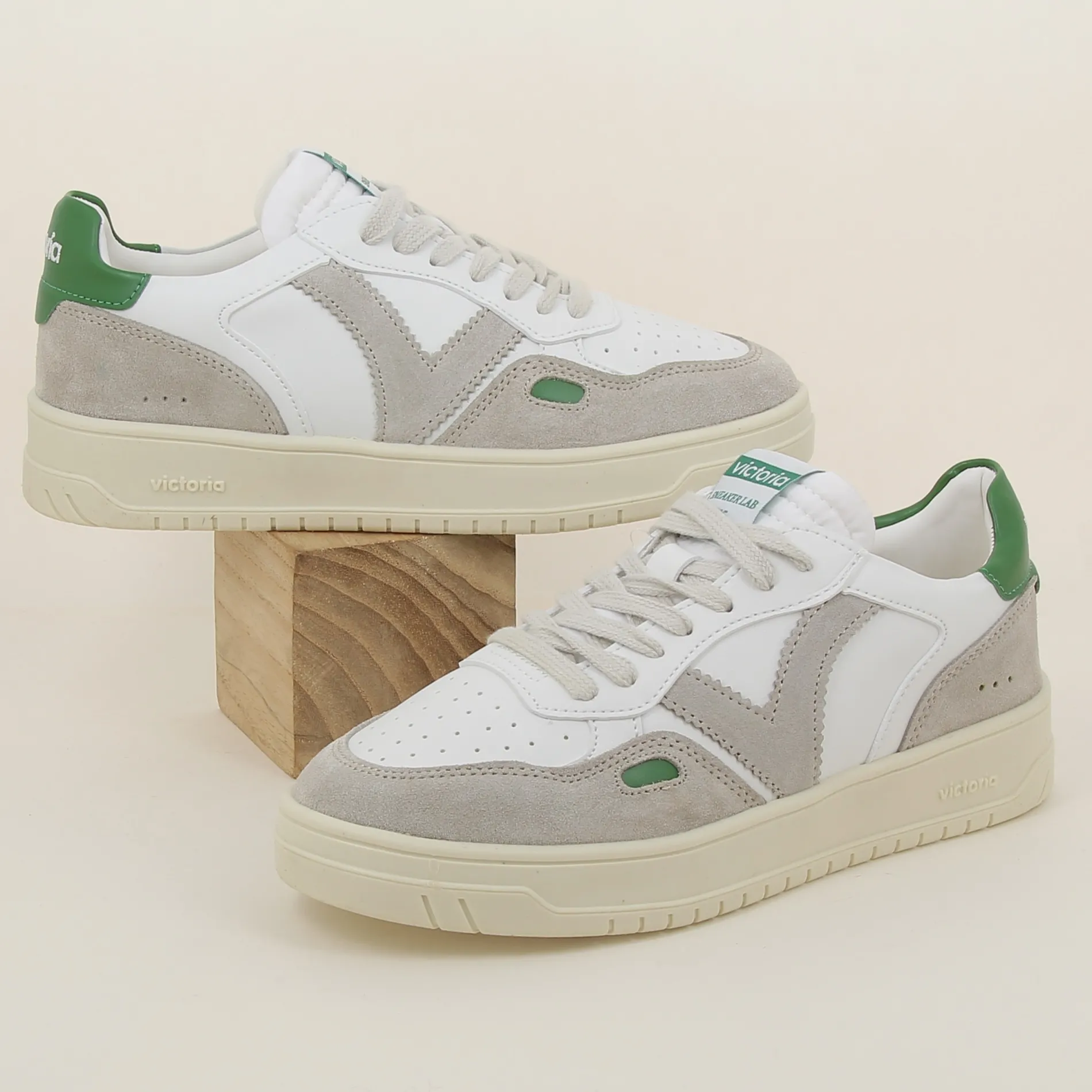 victoria__e_8-3.webp Victoria /1257104 e24 vert Sale