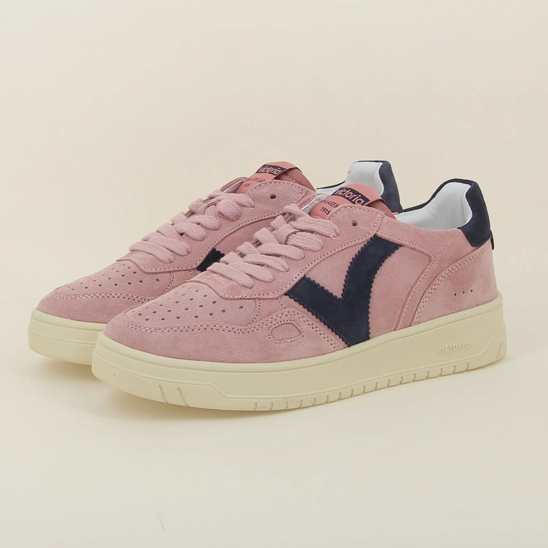 victoria__h_2-51.webp Victoria /1257127 h25 rose Best
