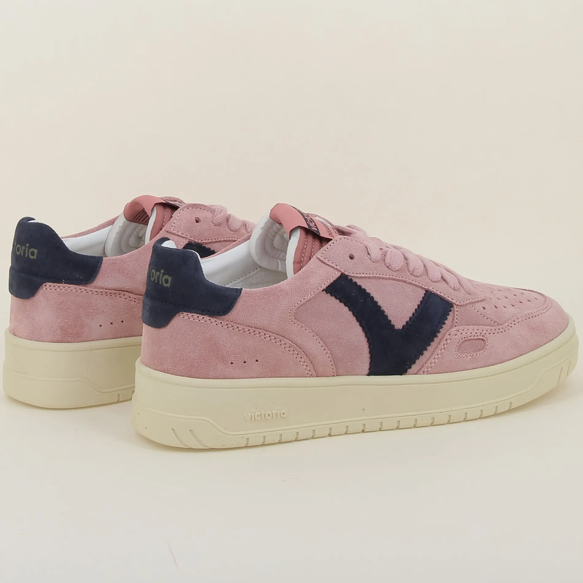 victoria__h_4-51.webp Victoria /1257127 h25 rose Best