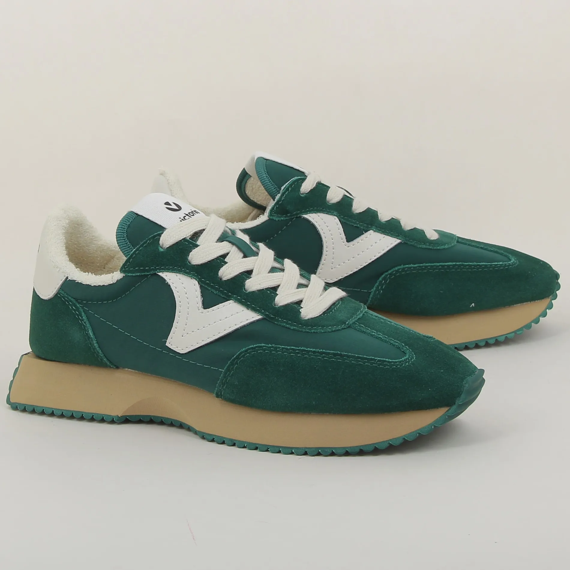 victoria__h_5-54.webp Victoria /1134109 h25 vert Store