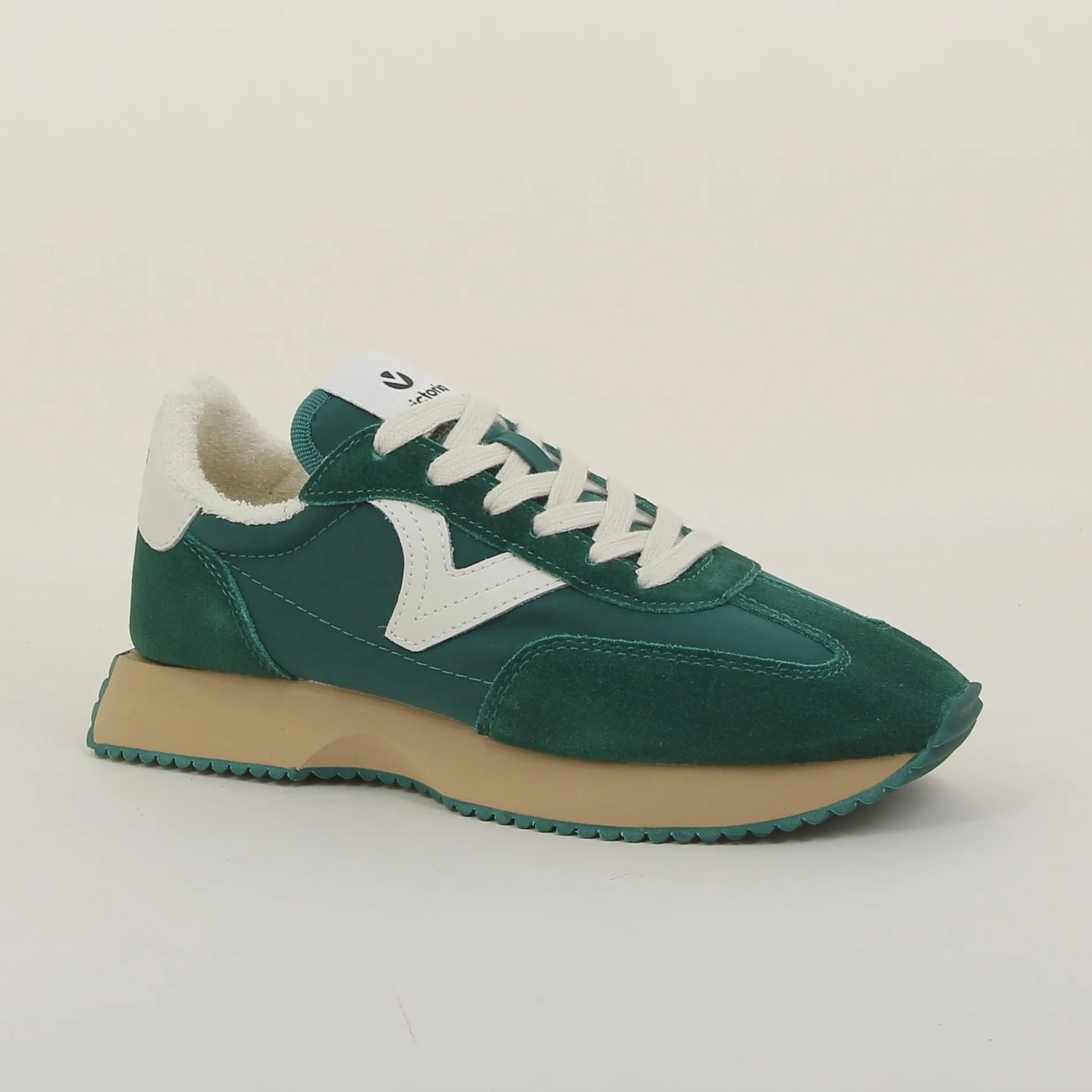 victoria__h_6-46.webp Victoria /1134109 h25 vert Store