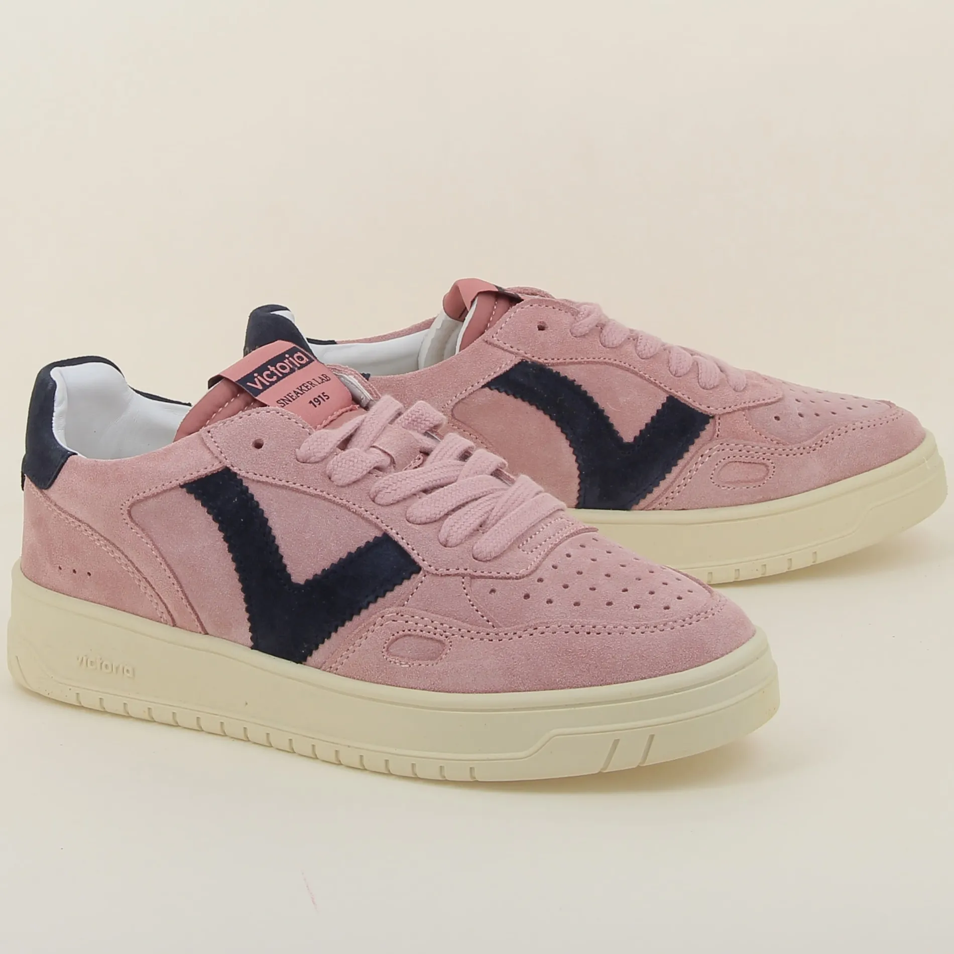 victoria__h_8-33.webp Victoria /1257127 h25 rose Best