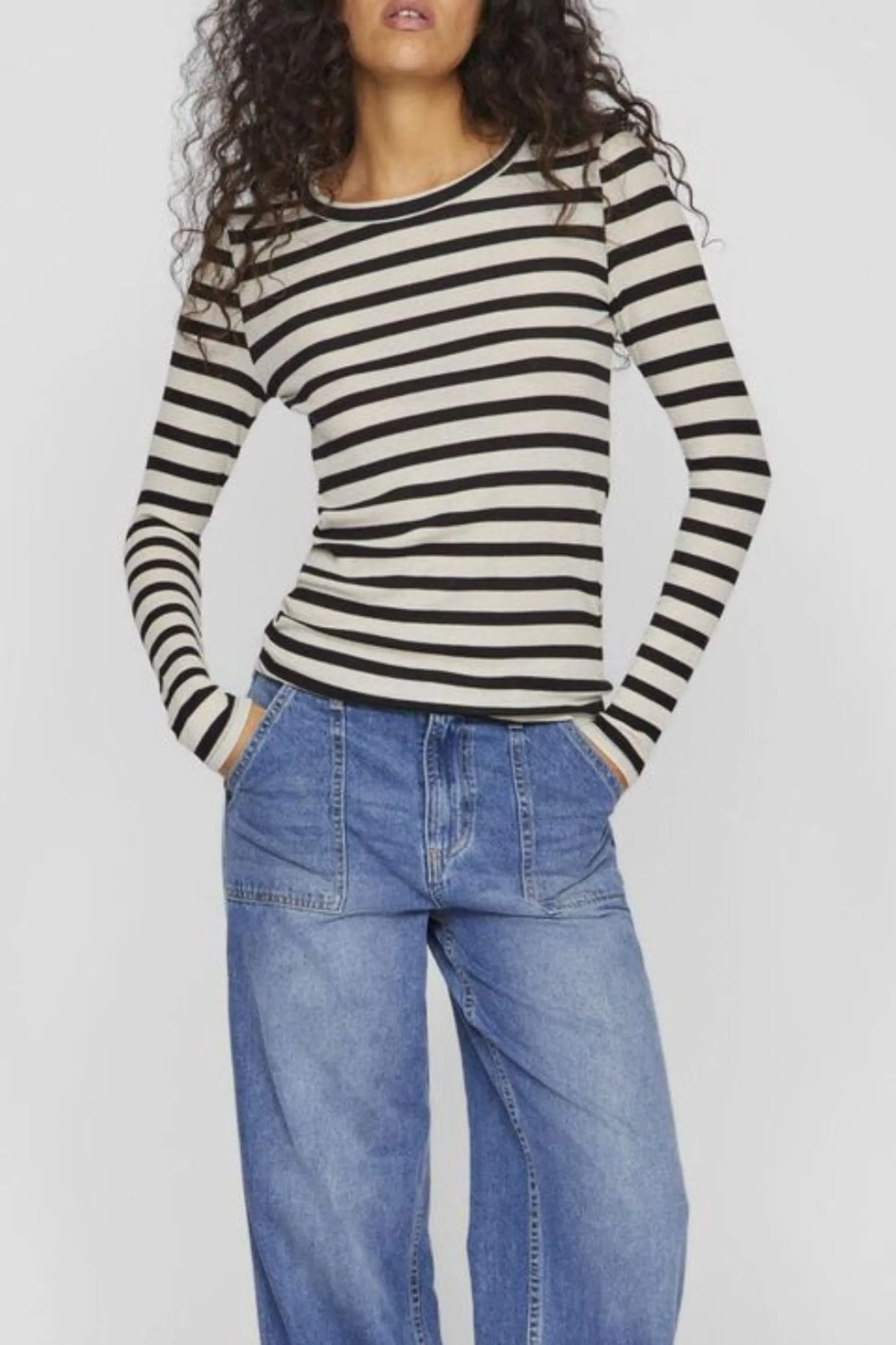 vila_top_vically_h_2-1.webp vila /top vically h25 noir Discount