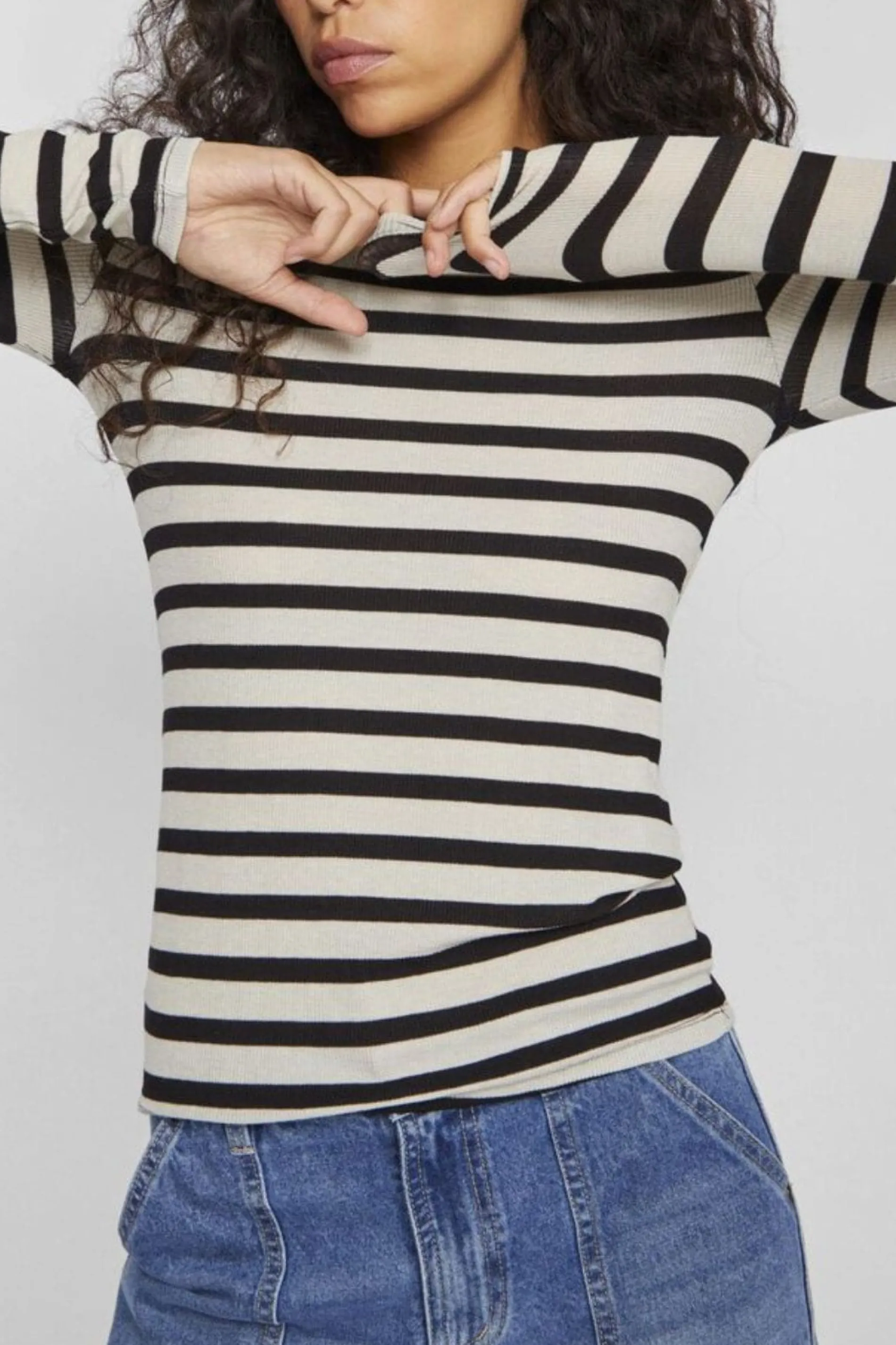vila_top_vically_h_3-1.webp vila /top vically h25 noir Discount