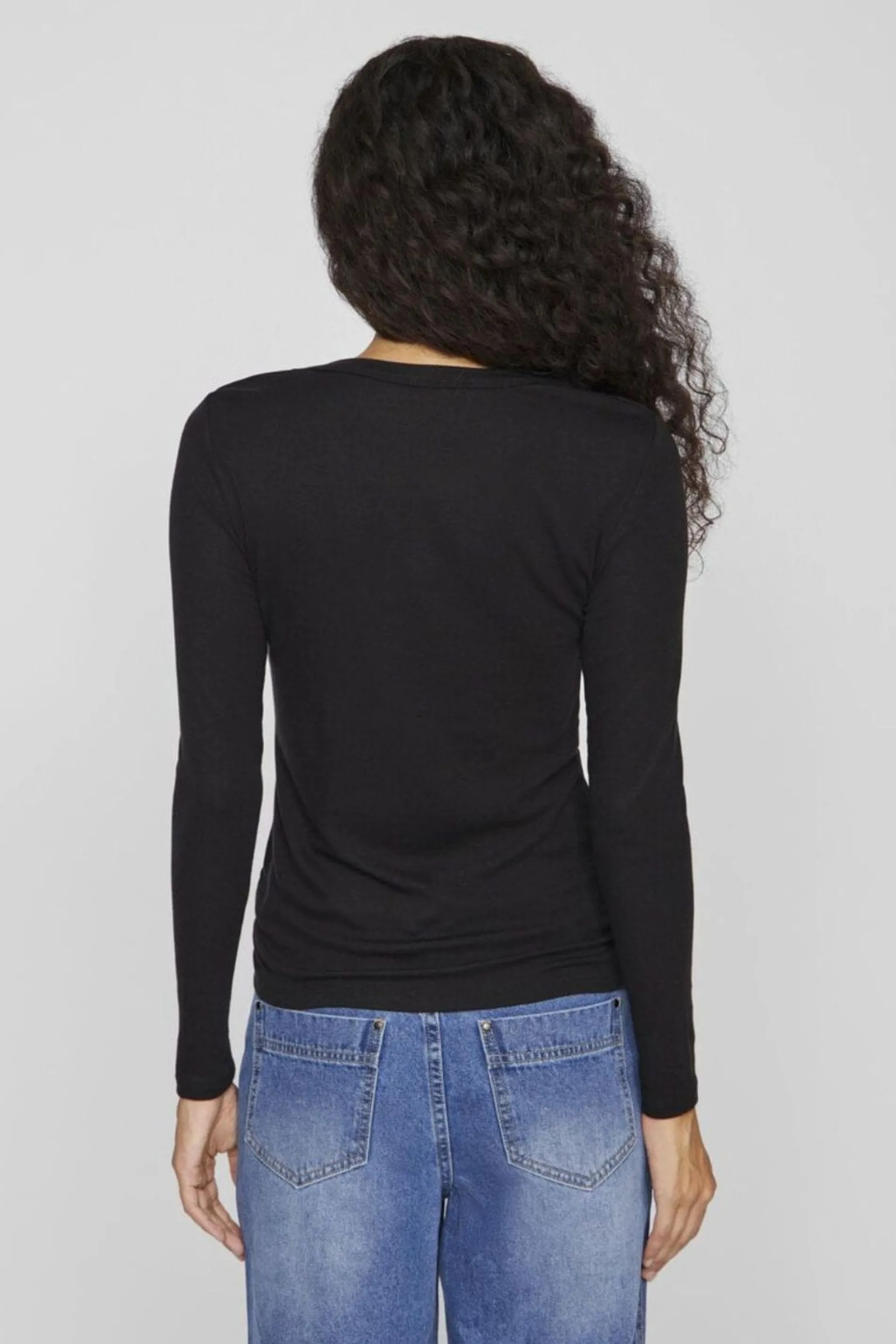 vila_top_vically_h_4.webp vila /top vically h25 noir Outlet
